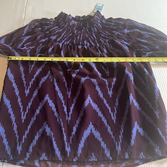 NWT Ann Taylor petite Stylish Purple & blueish Zigzag Women's Top elbow length - Picture 2 of 11